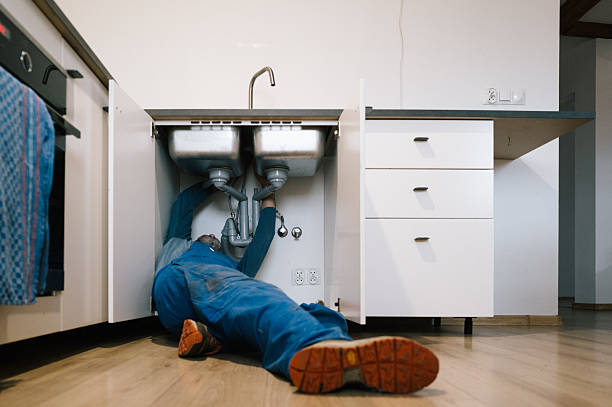 Professional Leak Detection technician working in Hancocks Bridge, NJ